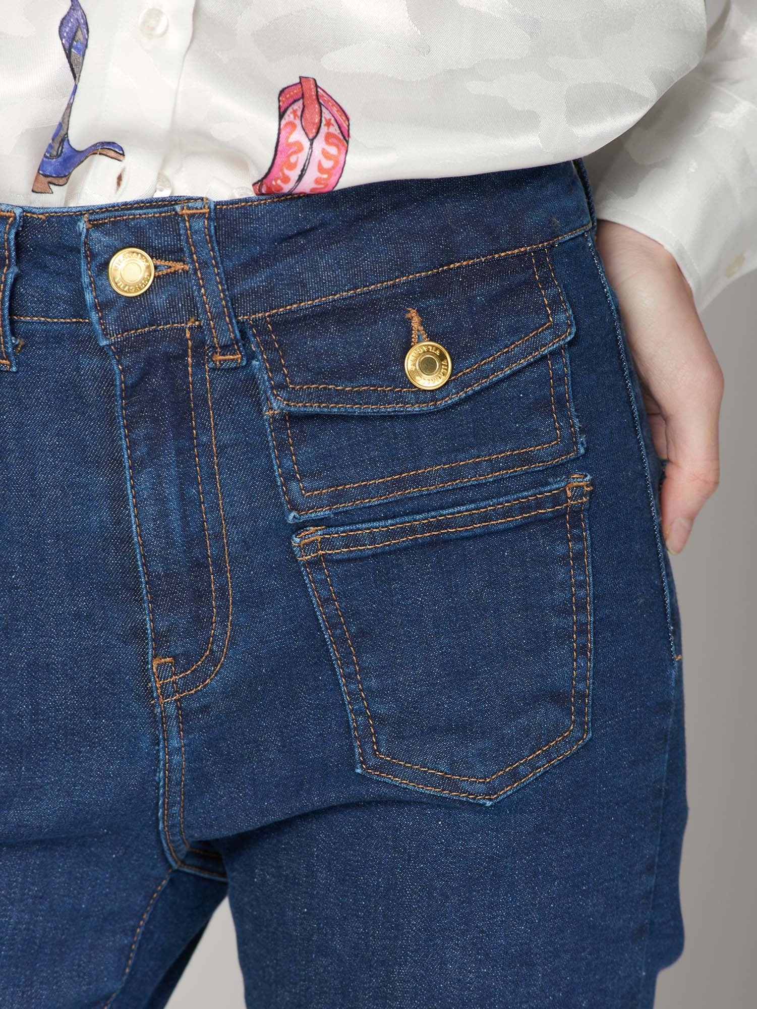 Dark Denim w/Double Front Pockets Boot/Flair by Vilagallo