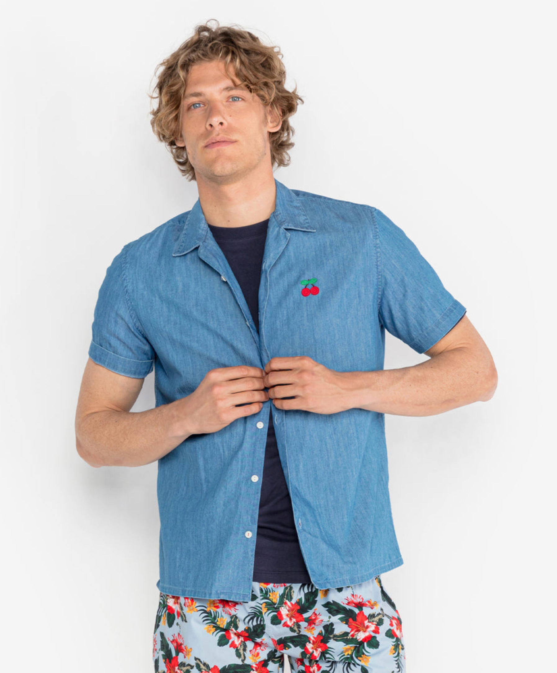 Caracas denim shirt with cherry embroidery