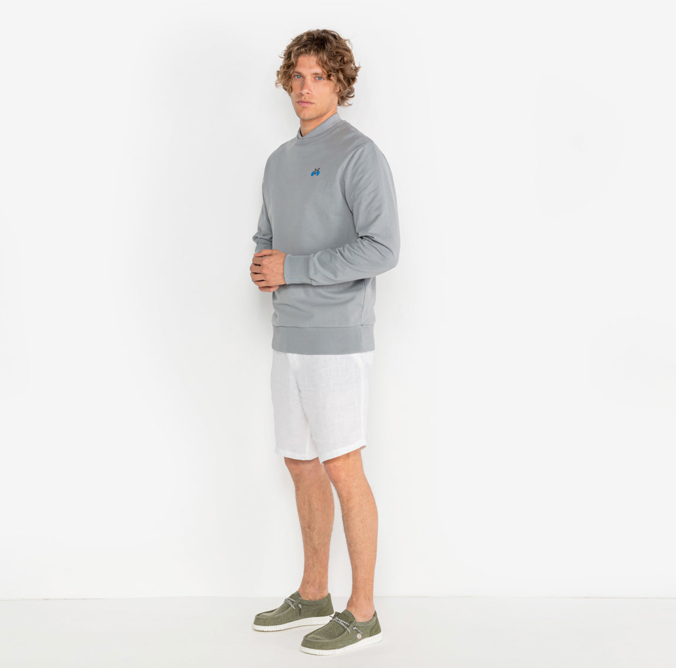Bermuda 243 in white linen