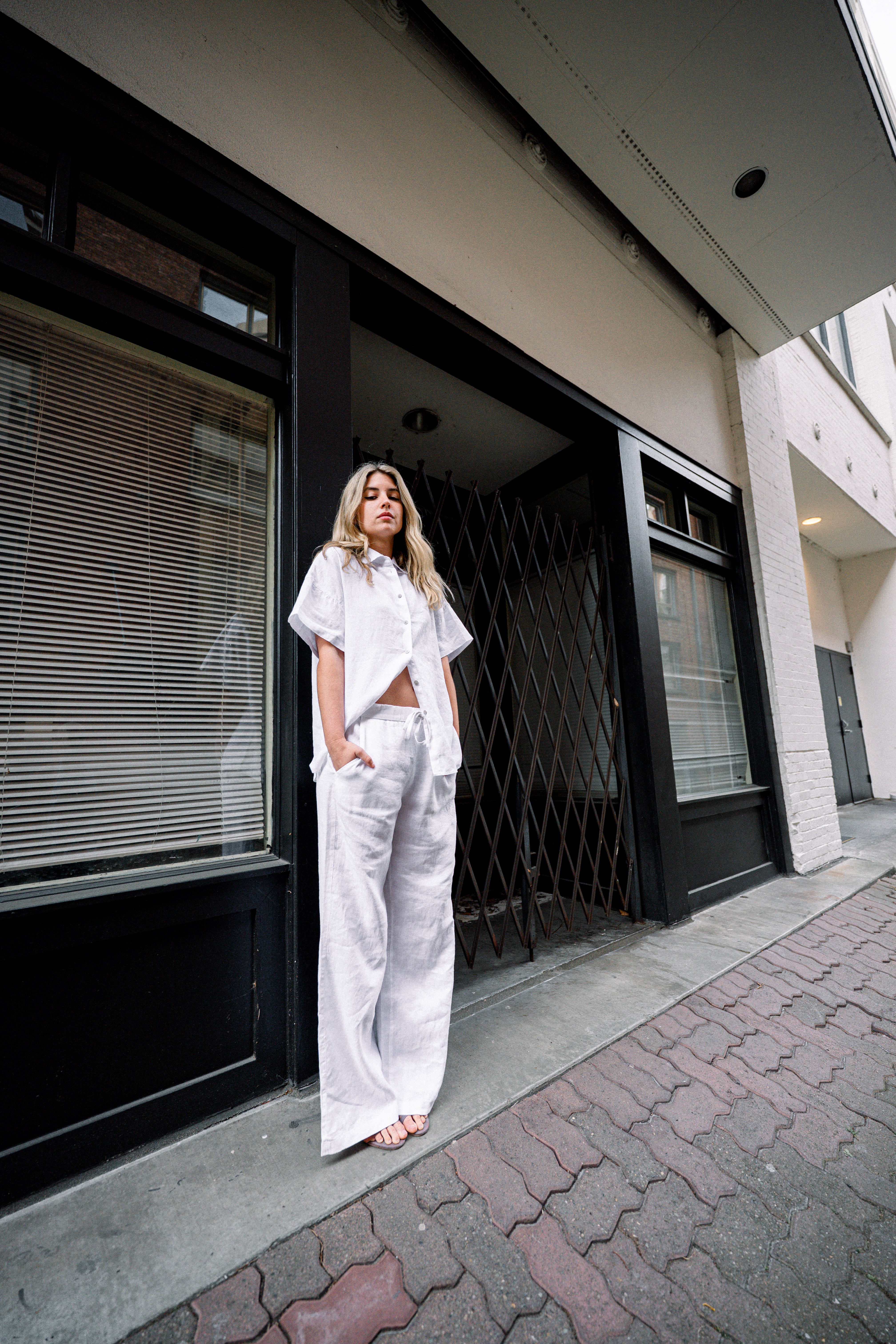 LARA WHITE WOMENS LINEN SHIRT