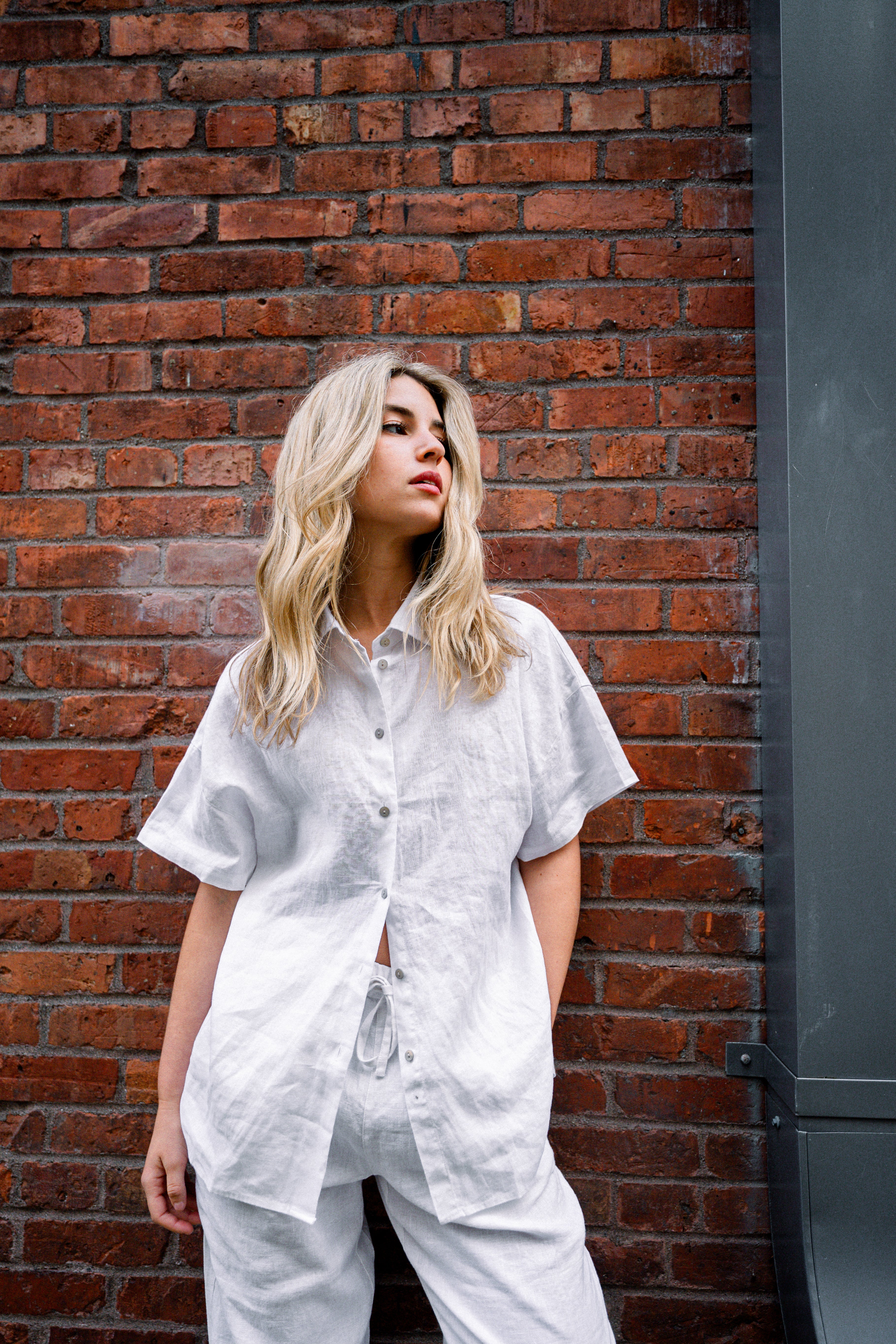 LARA WHITE WOMENS LINEN SHIRT