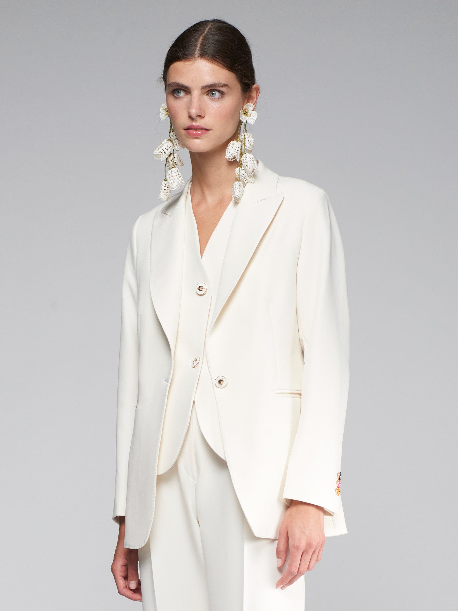 SOPHIA WHITE CREP JACKET