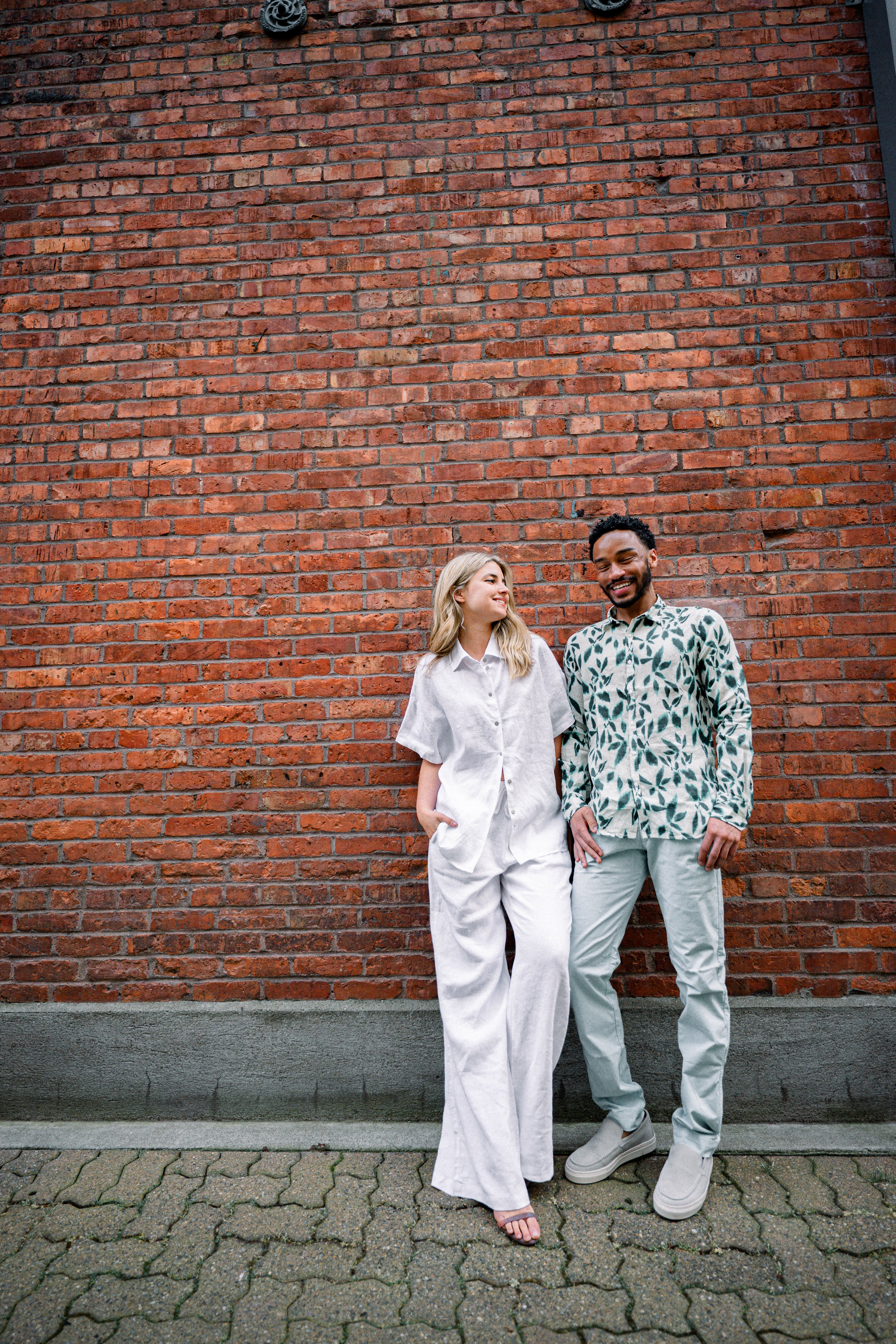 LARA WHITE WOMENS LINEN SHIRT