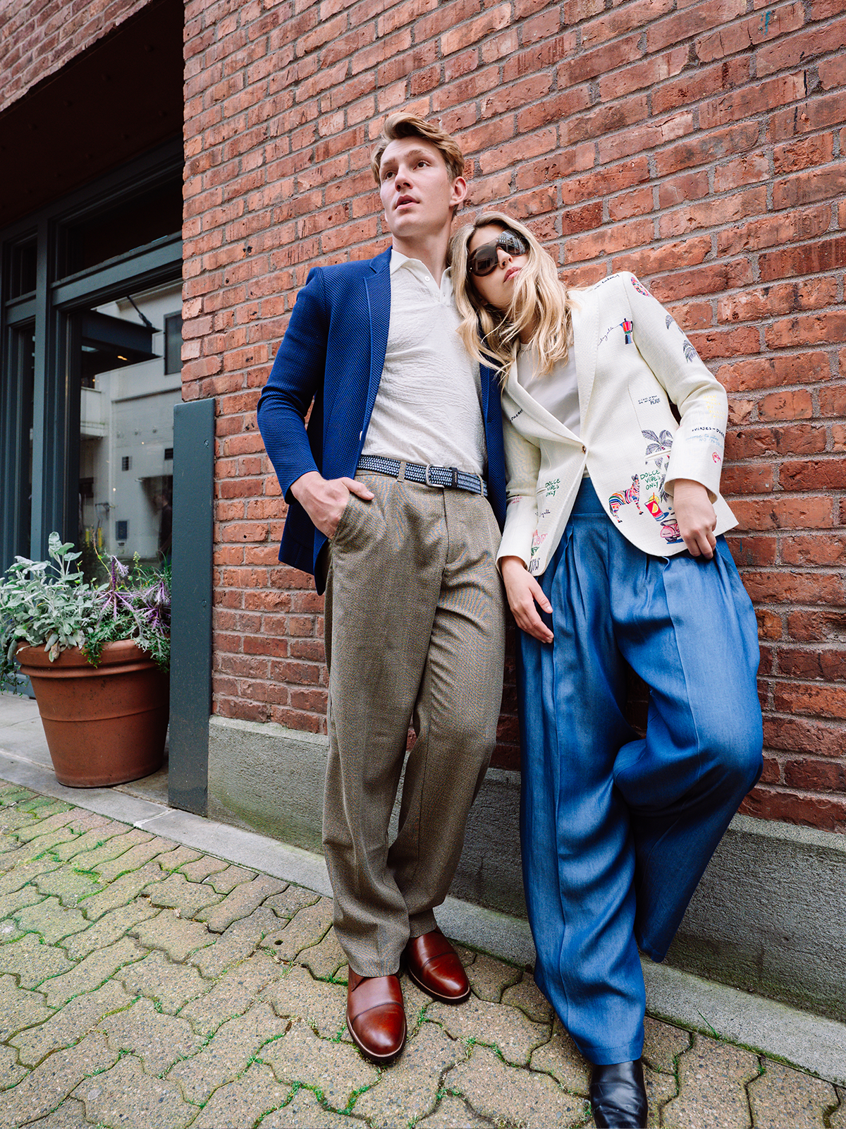 PLEATED JEANS