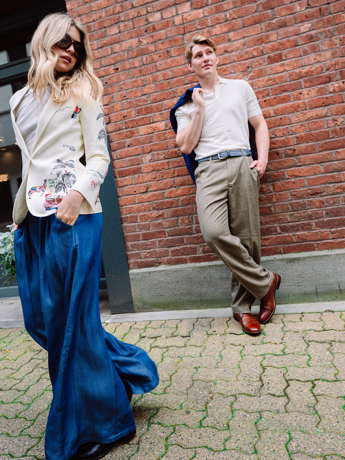 PLEATED JEANS